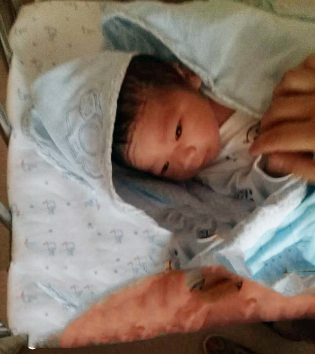 女同通过供精试管助孕圆满三人之家