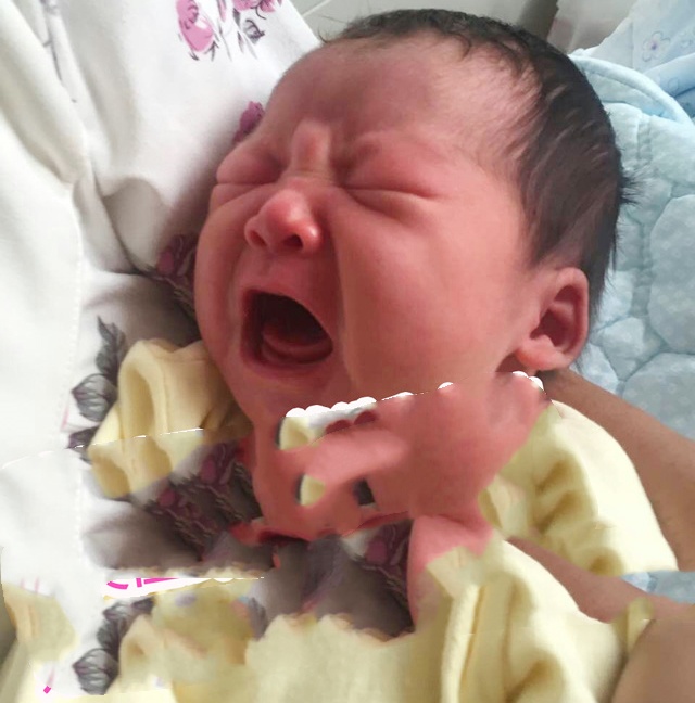 第三代试管婴儿顺利出生一个6.7斤大胖小子