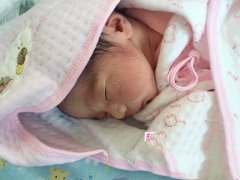 抱个胖宝宝，事业家庭两得意