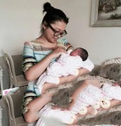 近花甲之年，得一对龙凤宝宝，非常健康